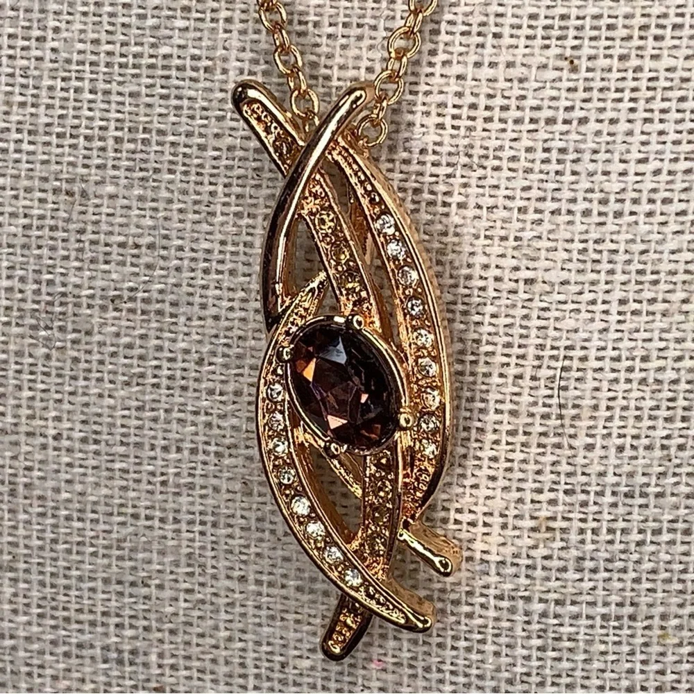 Vintage Avon Rose Gold Pendant Necklace Burgundy Purple Center Stone 19” Length